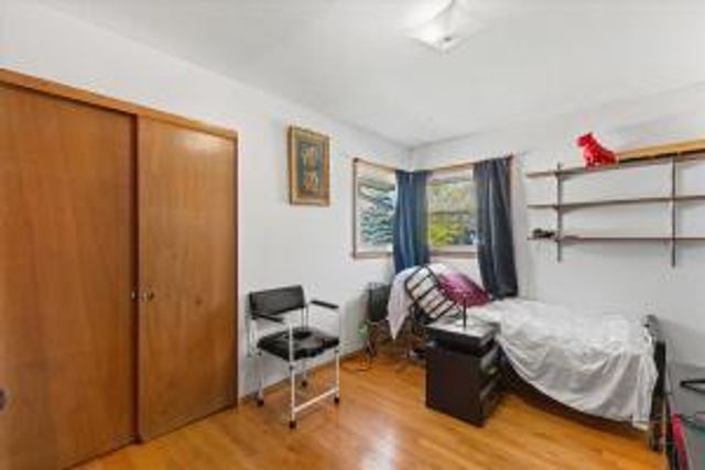 707 W Maplewood COURT, Milwaukee, WI 53221