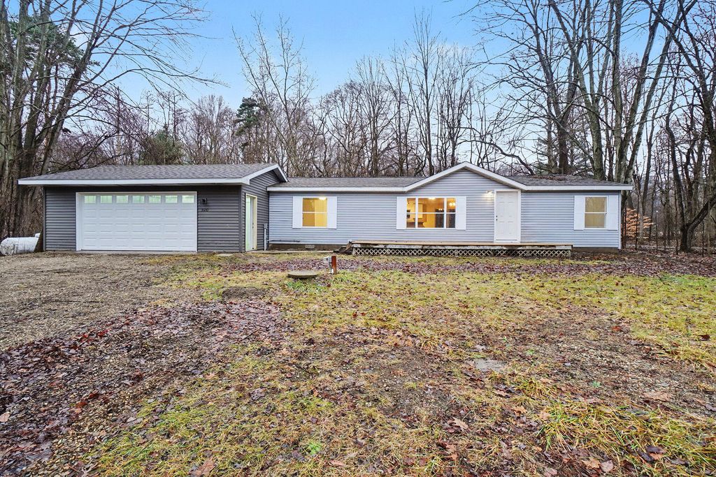 31210 42nd Avenue, Almena Twp, MI 49079