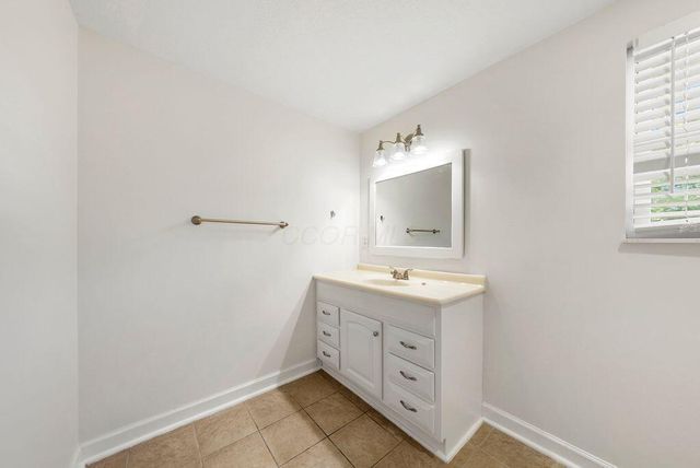 5636 Orchid Place, Columbus, OH 43235