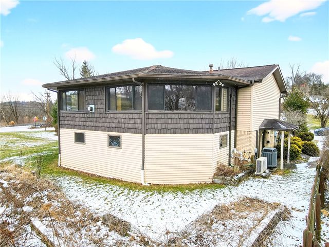 97 Prestwick Dr, City Of Greensburg, PA 15601