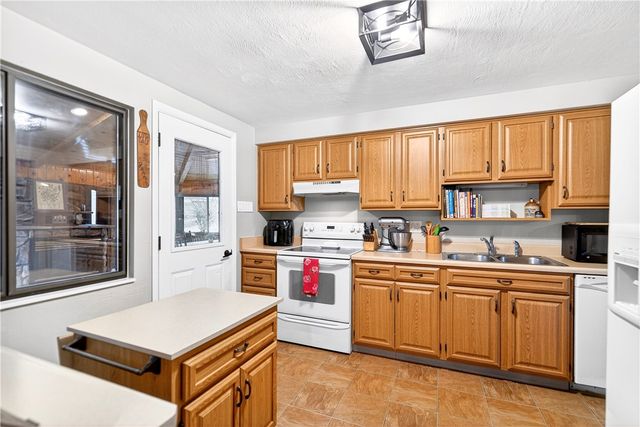 97 Prestwick Dr, City Of Greensburg, PA 15601