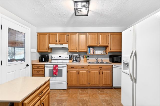 97 Prestwick Dr, City Of Greensburg, PA 15601