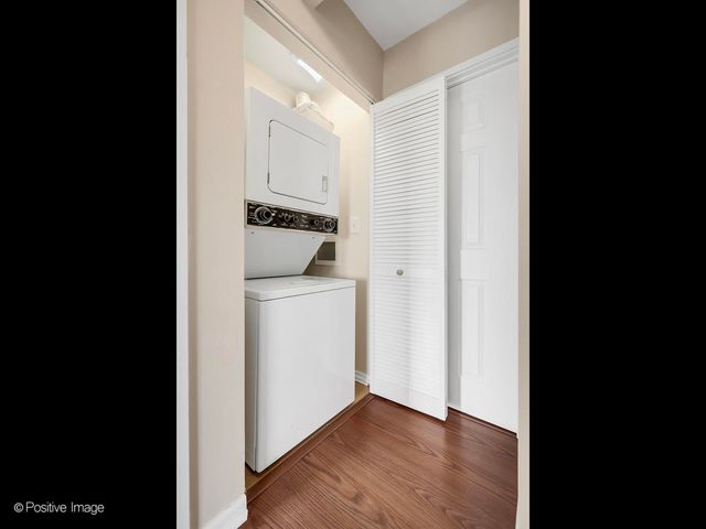 714 Walnut Drive 405, Darien, IL 60561