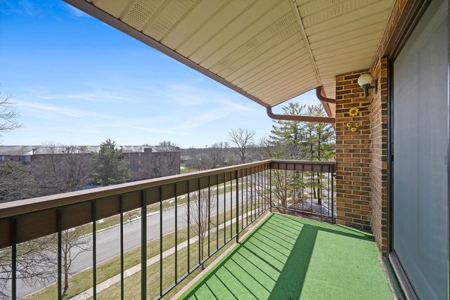 714 Walnut Drive 405, Darien, IL 60561