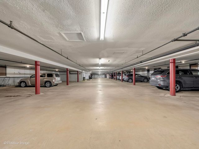 714 Walnut Drive 405, Darien, IL 60561