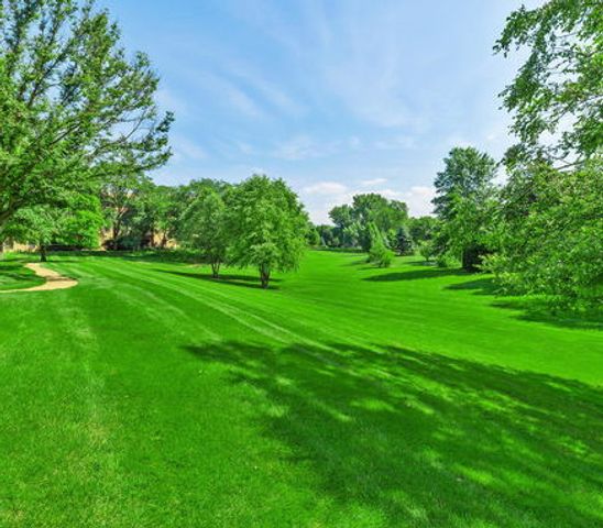 714 Walnut Drive 405, Darien, IL 60561