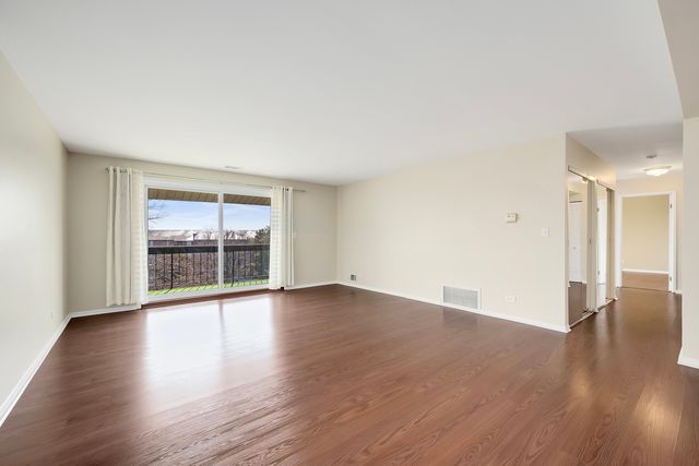 714 Walnut Drive 405, Darien, IL 60561