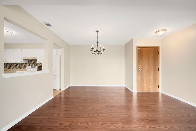 714 Walnut Drive 405, Darien, IL 60561