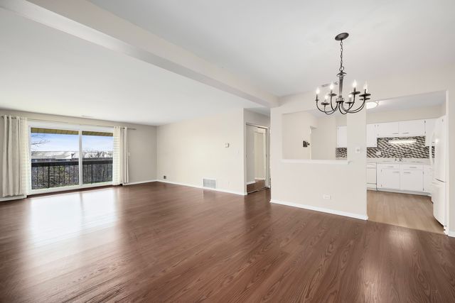 714 Walnut Drive 405, Darien, IL 60561