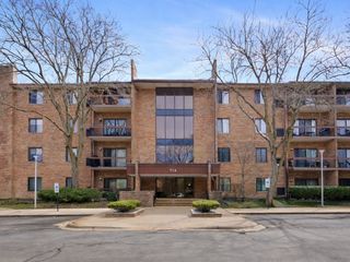714 Walnut Drive 405, Darien, IL 60561