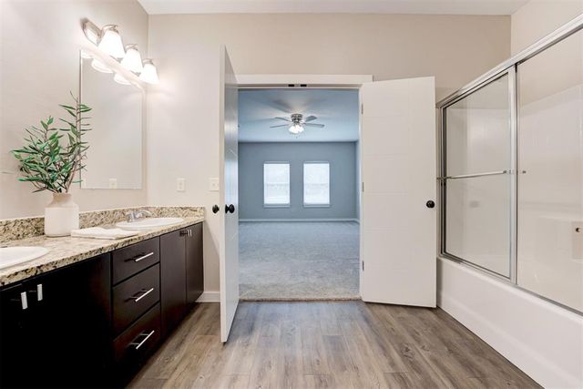 17600 Hampton Park Drive, Edmond, OK 73012