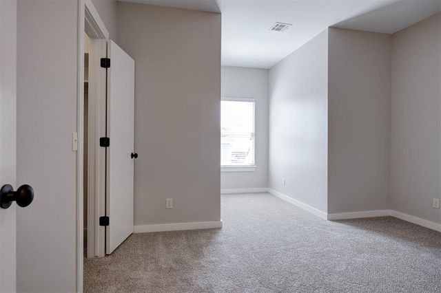 17600 Hampton Park Drive, Edmond, OK 73012