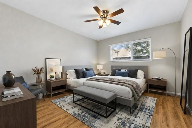 8808 Pineridge DR B, Austin, TX 78729