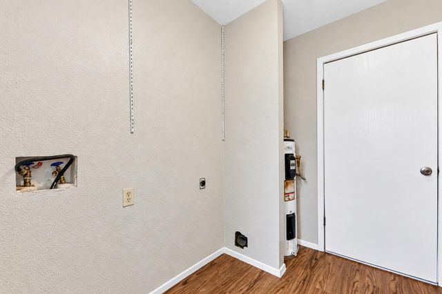 8808 Pineridge DR B, Austin, TX 78729