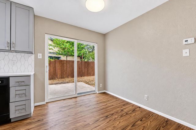 8808 Pineridge DR B, Austin, TX 78729