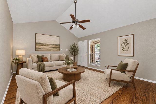 8808 Pineridge DR B, Austin, TX 78729