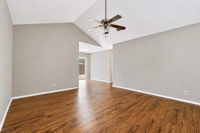 8808 Pineridge DR B, Austin, TX 78729
