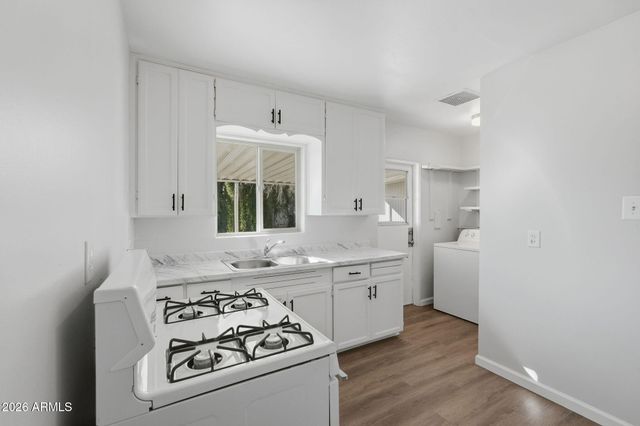 2221 E Osborn Road, Phoenix, AZ 85016