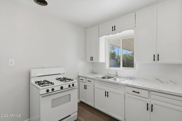 2221 E Osborn Road, Phoenix, AZ 85016