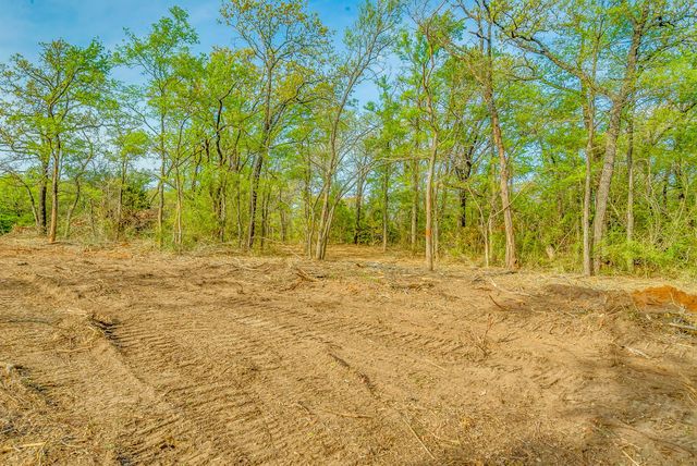 5 Elkhorn Drive, Dalworthington Gardens, TX 76016