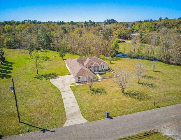 435 Meander Ln, Cantonment, FL 32533