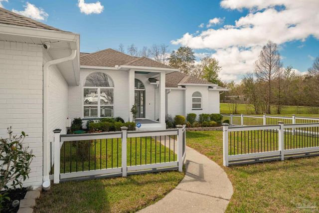 435 Meander Ln, Cantonment, FL 32533