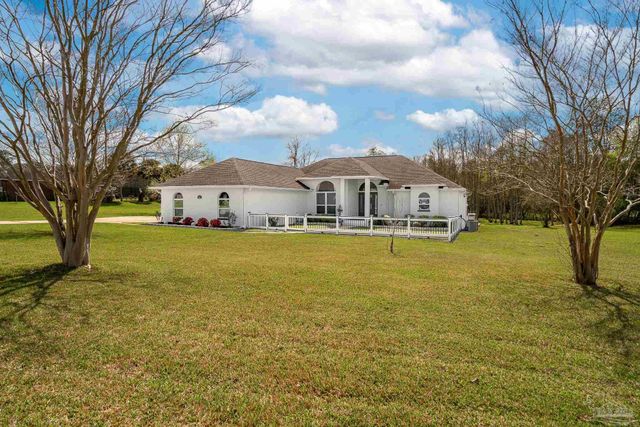 435 Meander Ln, Cantonment, FL 32533