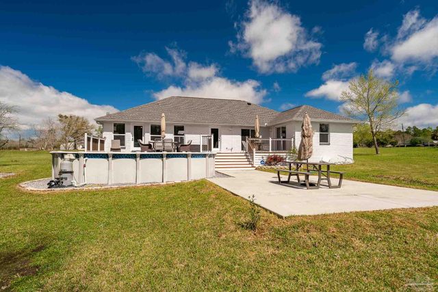 435 Meander Ln, Cantonment, FL 32533