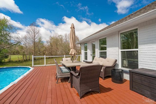 435 Meander Ln, Cantonment, FL 32533