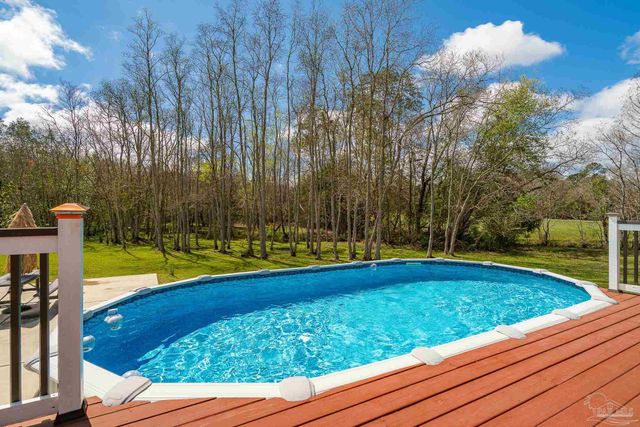 435 Meander Ln, Cantonment, FL 32533