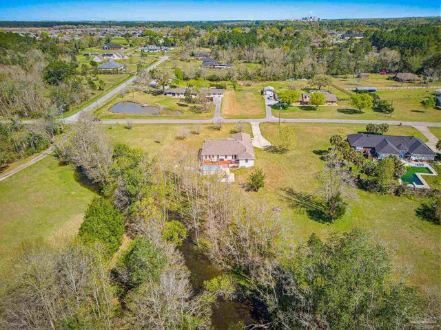 435 Meander Ln, Cantonment, FL 32533