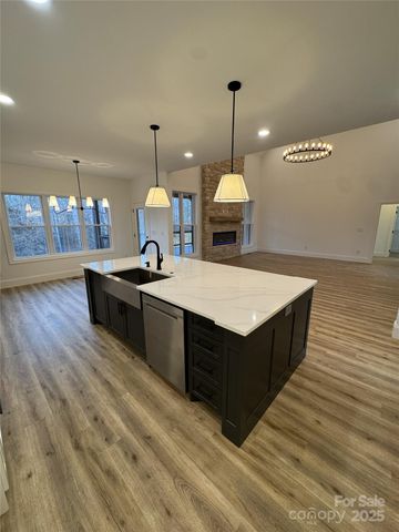 112 Wexford Pointe 5, Hickory, NC 28601