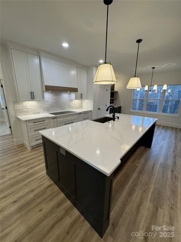 112 Wexford Pointe 5, Hickory, NC 28601