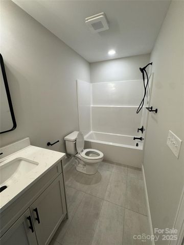 112 Wexford Pointe 5, Hickory, NC 28601