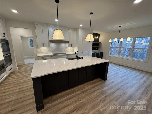 112 Wexford Pointe 5, Hickory, NC 28601