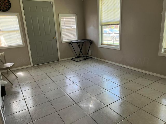 221 S Brandt Street, Spearman, TX 79081