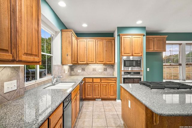 289 LONE CREEK CIR, New Braunfels, TX 78132