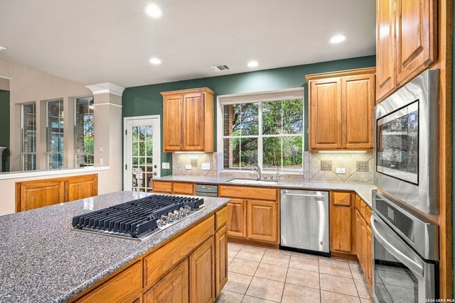 289 LONE CREEK CIR, New Braunfels, TX 78132