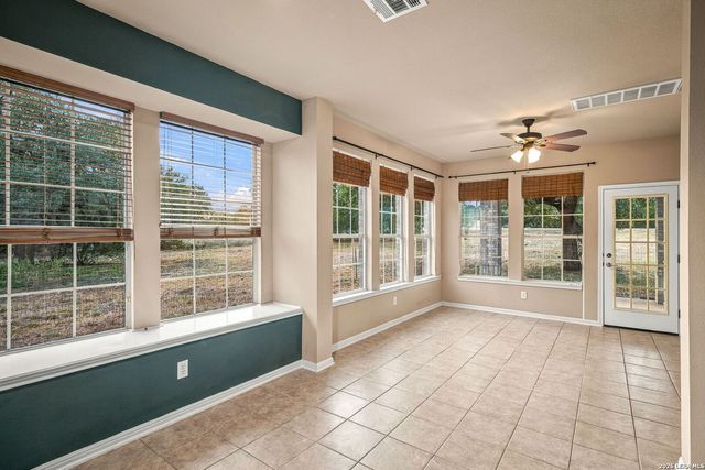 289 LONE CREEK CIR, New Braunfels, TX 78132