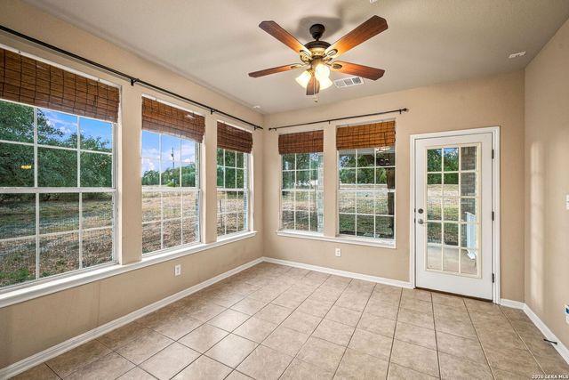 289 LONE CREEK CIR, New Braunfels, TX 78132