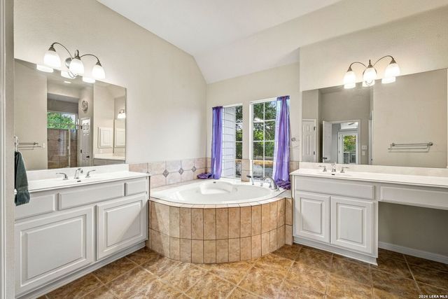 289 LONE CREEK CIR, New Braunfels, TX 78132