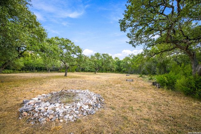 289 LONE CREEK CIR, New Braunfels, TX 78132