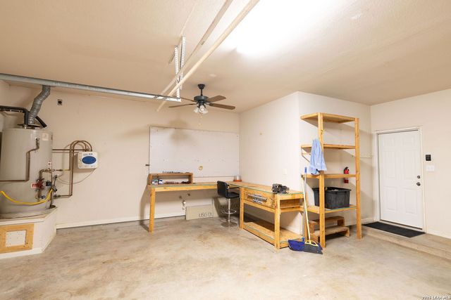 289 LONE CREEK CIR, New Braunfels, TX 78132