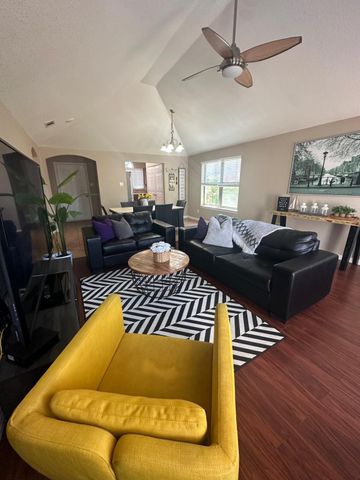 2009 S Macarthur Boulevard, Irving, TX 75060