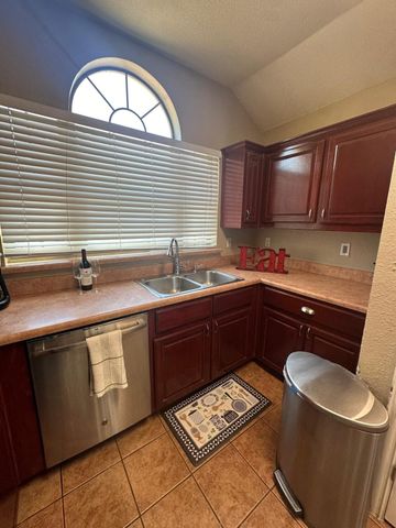 2009 S Macarthur Boulevard, Irving, TX 75060