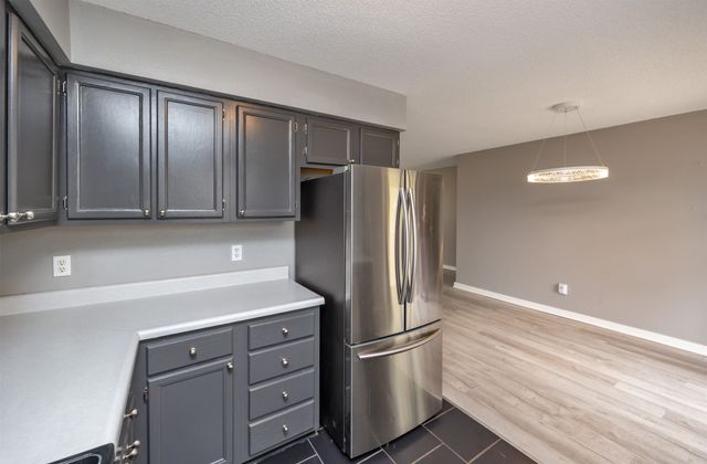 701 Hickory Hill Lane, Des Moines, IA 50317