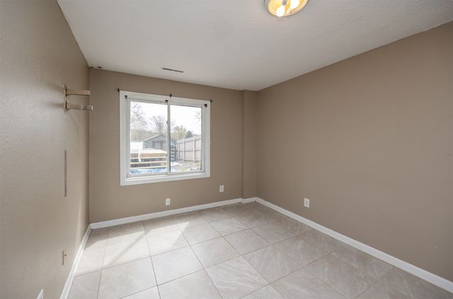 701 Hickory Hill Lane, Des Moines, IA 50317