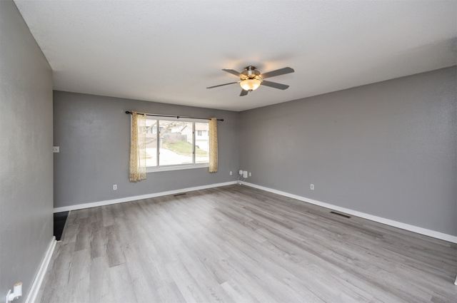 701 Hickory Hill Lane, Des Moines, IA 50317