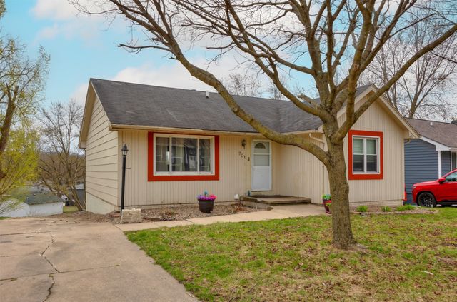 701 Hickory Hill Lane, Des Moines, IA 50317