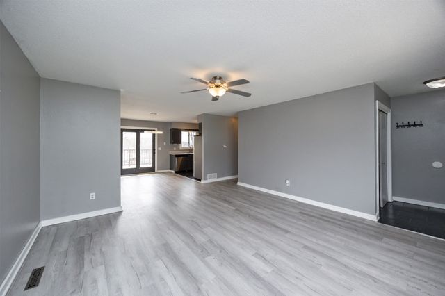 701 Hickory Hill Lane, Des Moines, IA 50317